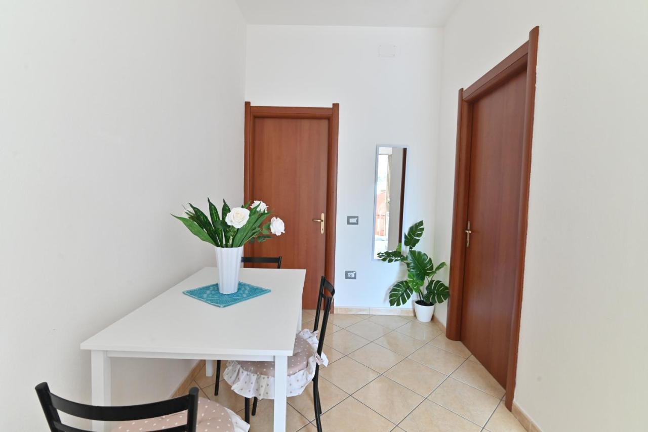Izzhome Flamingo Pula Zewnętrze zdjęcie