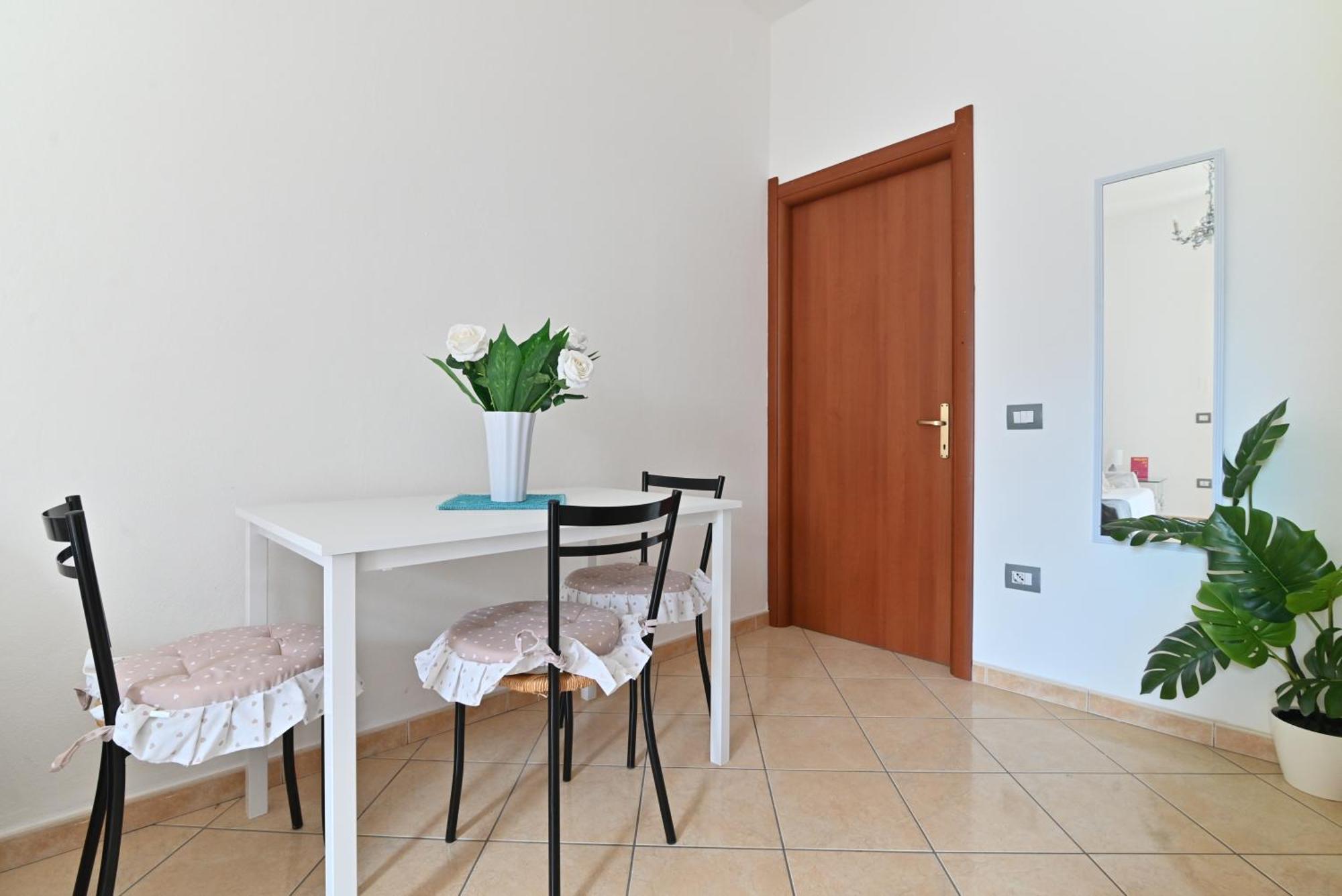 Izzhome Flamingo Pula Zewnętrze zdjęcie